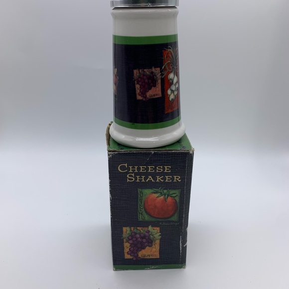 Susan Winget Ceramic Vintage Cheese Shaker BRAND NEW! With Veg. & Fruit Patterns - Picture 5 of 12